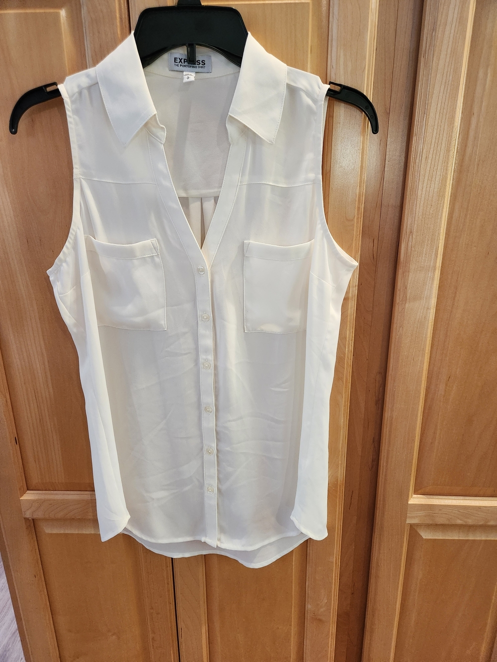 Express Women's White Sleeveless Button-Front Blouse